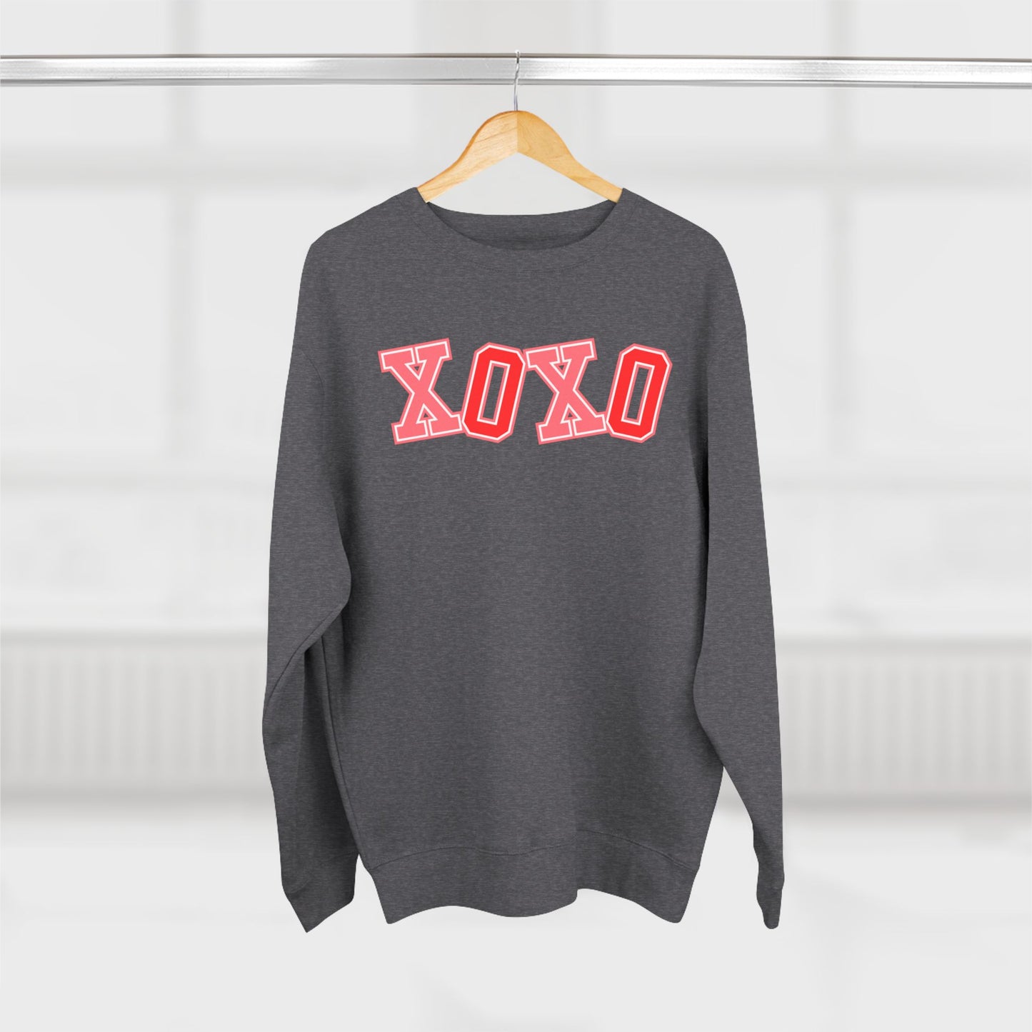 Women's Valentine's Day Graphic Sweatshirt – 'XOXO' Cute and Cozy Pullover – Romantic Holiday Outfit, Perfect Gift for Her
