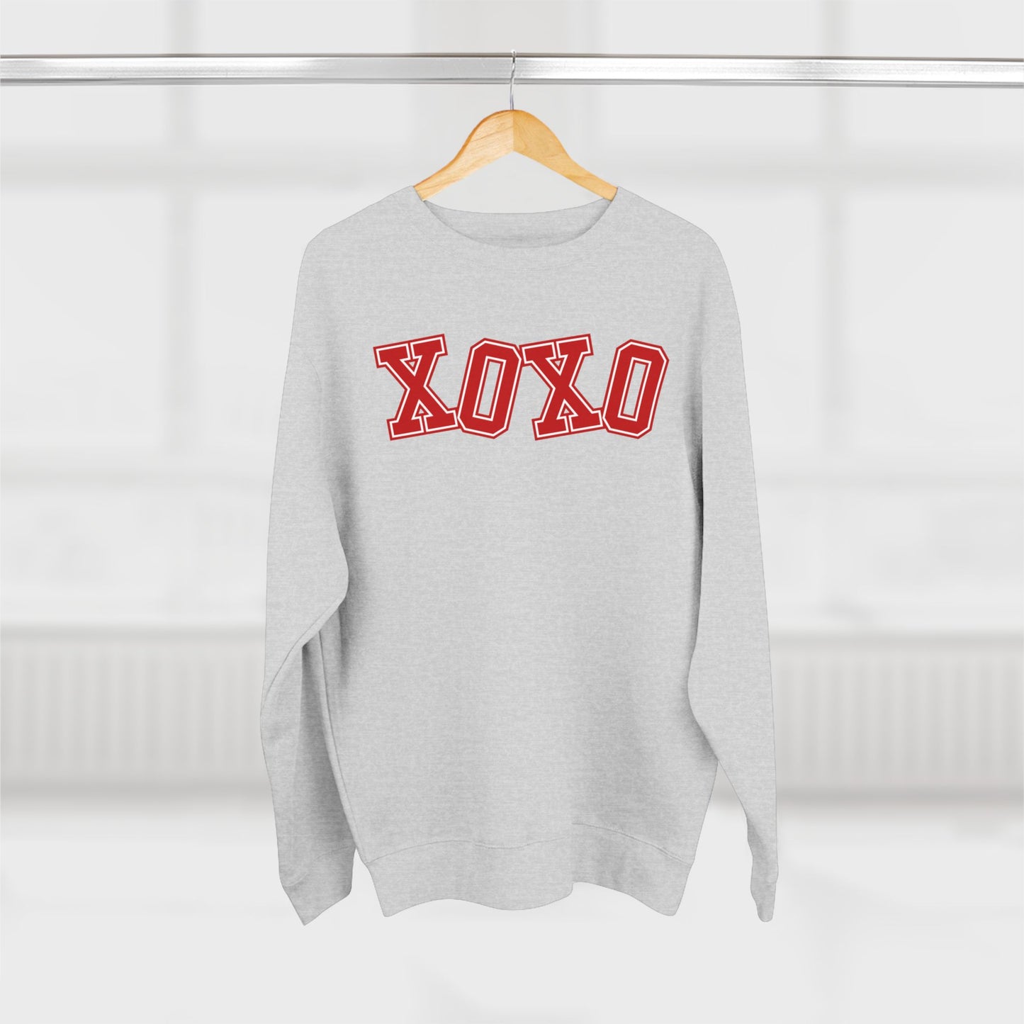 Women's Valentine's Day Graphic Sweatshirt – 'XOXO' Cute and Cozy Pullover – Romantic Holiday Outfit, Perfect Gift for Her