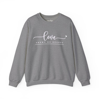 Women’s Heavy Sweatshirt – “Love Knows No Bounds” | Cozy and Heartfelt Inspirational Pullover