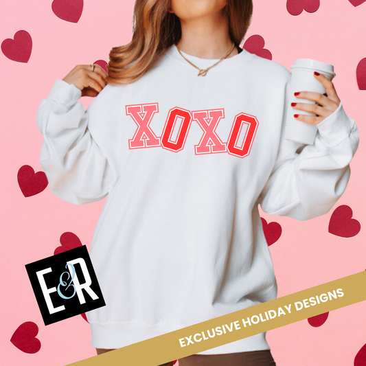 Women's Valentine's Day Graphic Sweatshirt – 'XOXO' Cute and Cozy Pullover – Romantic Holiday Outfit, Perfect Gift for Her